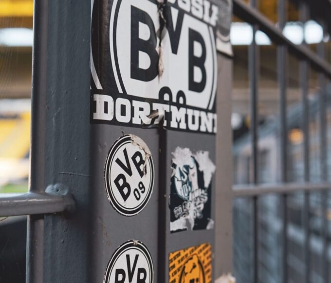 dortmund stickers on gate